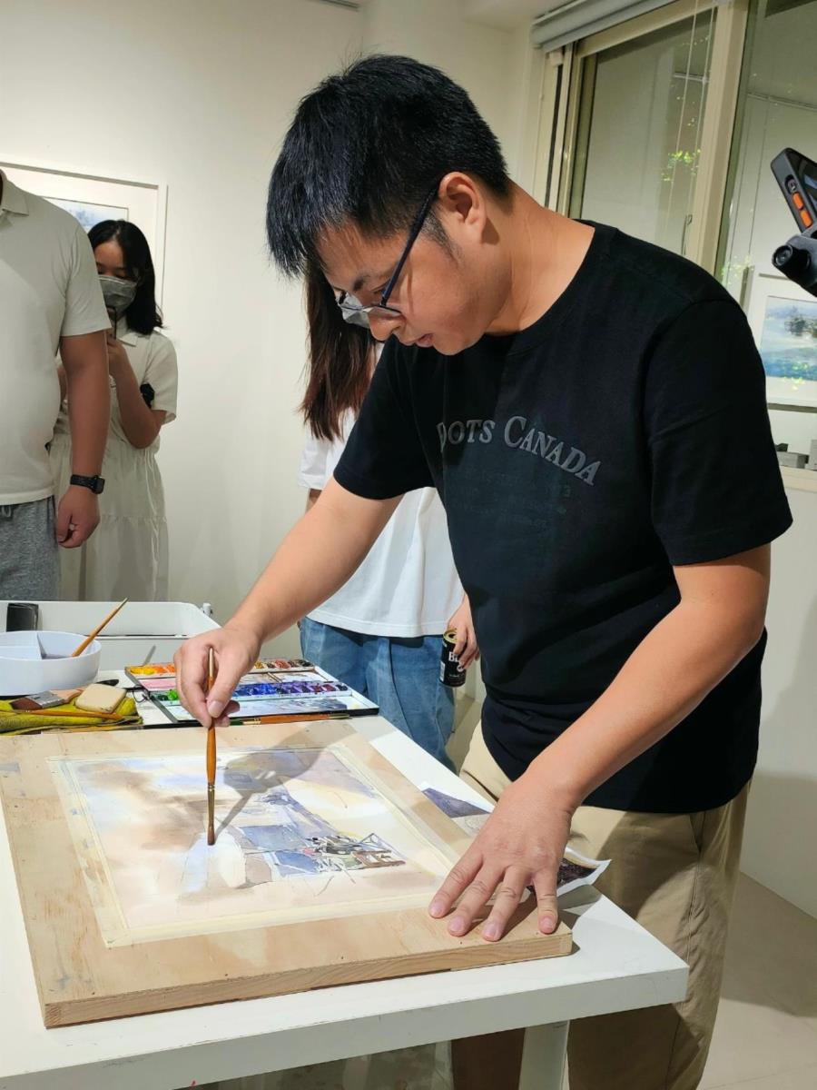 童豈逸